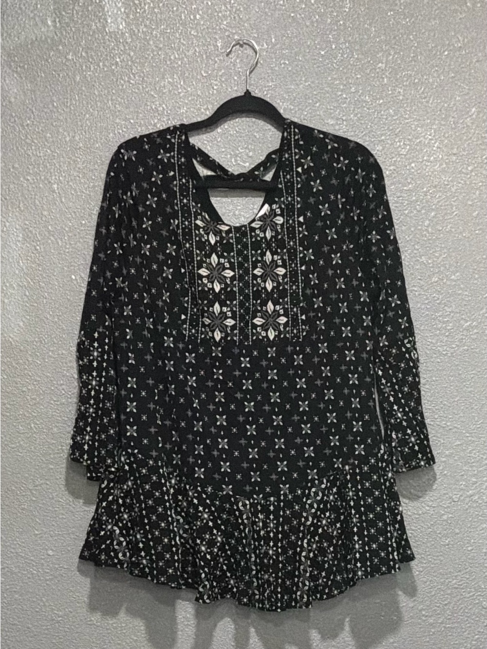Style & Co. Black Embroidered Peasant Tunic with White Floral Detail